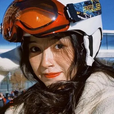 窗户边有人